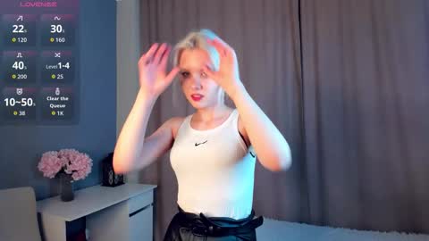 Mia online show from March 2026 11:03:01 AM