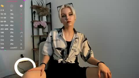 Mia online show from June 2026 11:09:02 AM