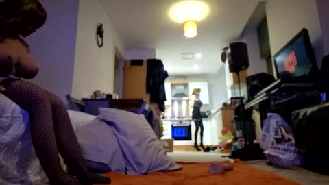 Cdleigh1984 online show from April 2026 11:16:02 PM
