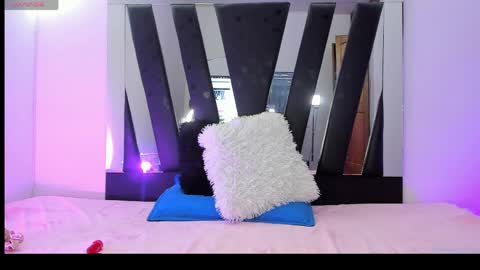 Snapshot of celestecastro_ chatting on April 2026 04:01:02 PM Mariana online show from April 2026 04:01:02 PM