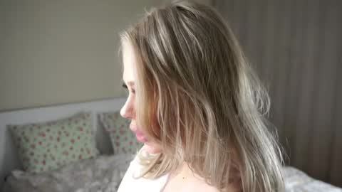 Snapshot of celestial_grace chatting on April 2026 01:22:01 PM Mellani online show from April 2026 01:22:01 PM