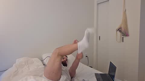 No1defends online show from April 2026 11:24:02 PM