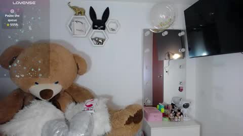 Isabella online show from March 2026 10:31:02 AM