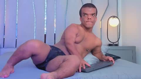 Snapshot of charlie_walkerr chatting on July 2026 07:18:02 PM charlie_walkerr online show from July 2026 07:18:02 PM