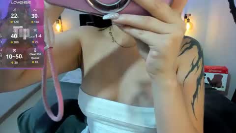 Snapshot of charlotte__benett chatting on June 2026 05:56:01 AM Charlotte online show from June 2026 05:56:01 AM