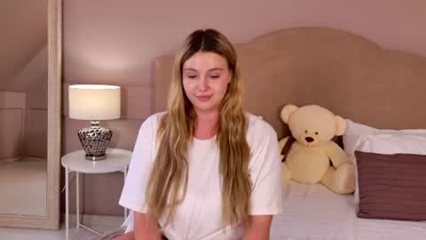 charlotteatwood online show from June 2026 04:09:02 PM