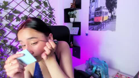 charlottestuart_ online show from April 2026 04:19:01 AM