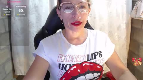 CHAYLA VICTORIA RUIZ  online show from March 2026 09:28:01 PM