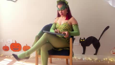 Regina Phalange online show from October 2025 06:45:02 PM