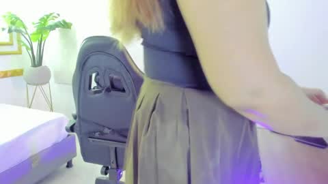 C H E R R Y  online show from April 2026 02:25:02 AM