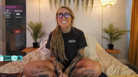 Snapshot of cheviblue chatting on September 2025 03:05:01 PM Chevi Blue online show from September 2025 03:05:01 PM