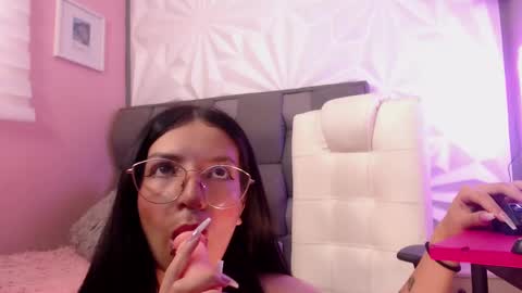 Chiara online show from February 2025 08:01:01 PM