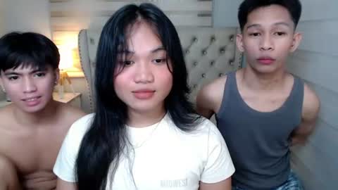 chick_renz online show from June 2026 05:45:01 AM