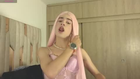 Snapshot of chloe_embeer69 chatting on April 2026 12:50:02 AM Embeer online show from April 2026 12:50:02 AM