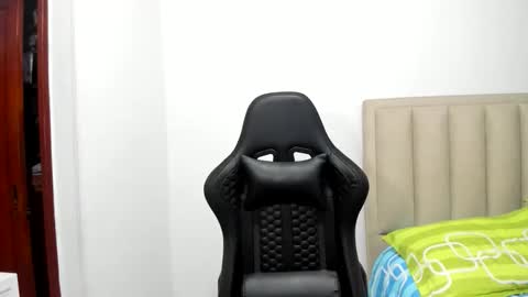 chloemiller   online show from April 2026 11:04:01 PM