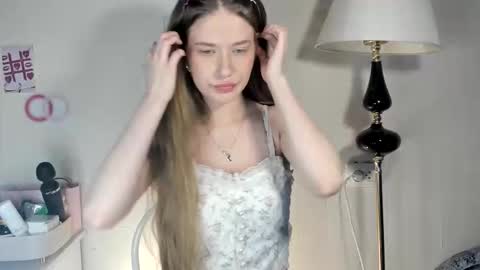 Snapshot of chloesweetbby chatting on March 2026 09:32:02 AM chloesweetbby online show from March 2026 09:32:02 AM