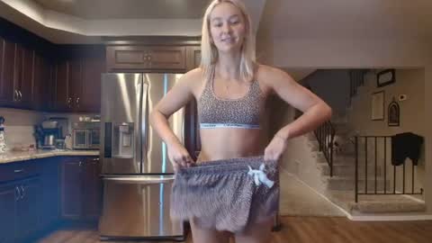 Chloe Babe online show from June 2026 06:00:01 AM