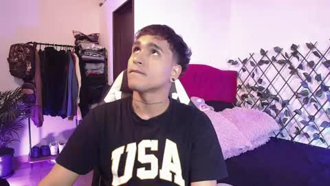 Snapshot of chriss_wg_ chatting on June 2026 10:08:01 PM Christian Wang online show from June 2026 10:08:01 PM