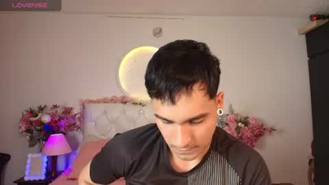 Snapshot of chriss_wg_ chatting on July 2026 09:28:02 PM Christian Wang online show from July 2026 09:28:02 PM
