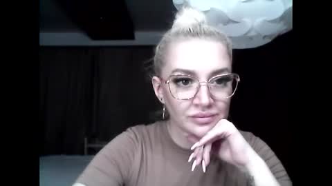 Snapshot of christyblondie chatting on March 2026 07:24:02 PM christyblondie online show from March 2026 07:24:02 PM