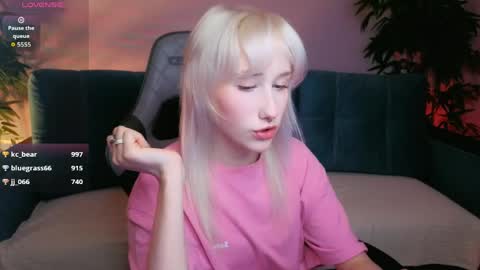 Snapshot of chrome_heartz chatting on May 2026 02:00:01 PM EvaBlonde TayaBrunette EliieBlack hair online show from May 2026 02:00:01 PM