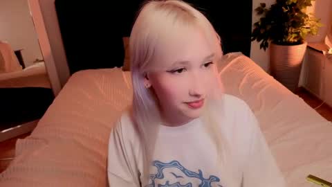 Snapshot of chrome_heartz chatting on May 2026 07:34:02 PM EvaBlonde TayaBrunette EliieBlack hair online show from May 2026 07:34:02 PM