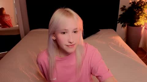 Snapshot of chrome_heartz chatting on May 2026 08:05:02 PM EvaBlonde TayaBrunette EliieBlack hair online show from May 2026 08:05:02 PM