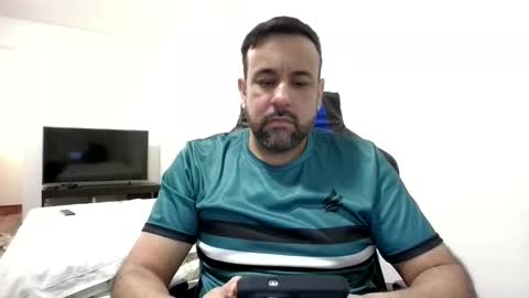 Snapshot of chupamelabi chatting on April 2026 03:38:01 AM Guillote online show from April 2026 03:38:01 AM