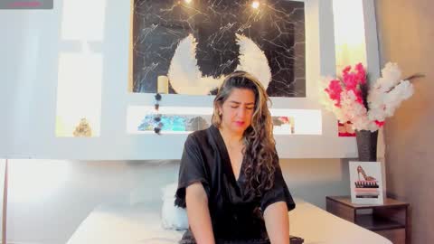 Cinthya  online show from September 2025 11:54:02 AM