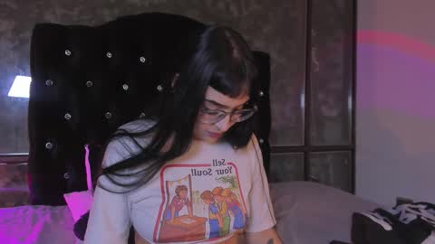 Cintya online show from December 2025 06:39:01 PM