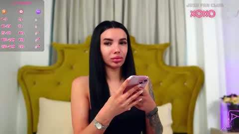 Snapshot of classybarby__ chatting on June 2026 03:40:02 AM Velma online show from June 2026 03:40:02 AM