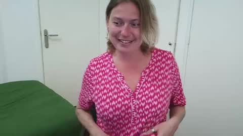 Syl  online show from April 2026 02:00:02 PM