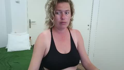 Snapshot of clittytastic chatting on June 2026 03:25:01 PM Syl online show from June 2026 03:25:01 PM