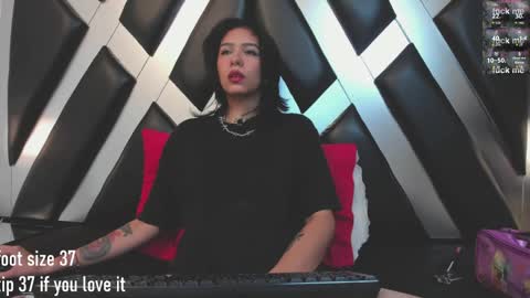 lady cloe person online show from April 2026 07:11:01 PM