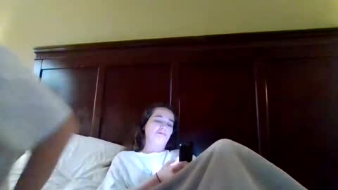 tallhungandcloudy online show from April 2026 04:01:01 AM