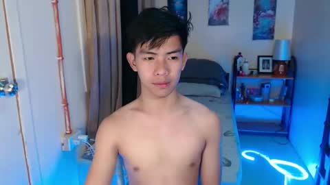 clyde_twinkx online show from April 2026 11:25:01 AM