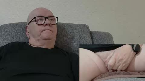 Snapshot of cockneymack51 chatting on March 2026 12:33:02 PM Charlie. online show from March 2026 12:33:02 PM