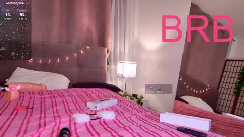 Mia online show from March 2025 03:24:01 AM