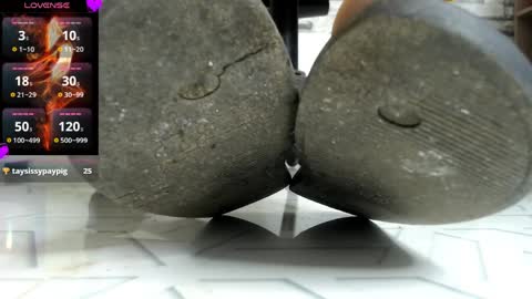 laurita online show from April 2026 03:10:02 PM