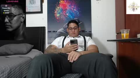 Snapshot of coltonmassif_ chatting on June 2026 06:00:02 PM coltonmassif_ online show from June 2026 06:00:02 PM