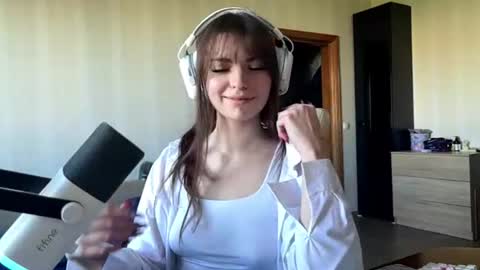 corrienavanjo online show from July 2026 01:18:02 PM