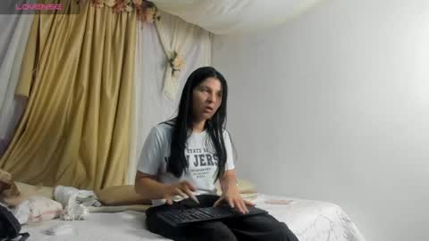 Snapshot of cositarika__ chatting on June 2026 01:28:01 PM Lunita online show from June 2026 01:28:01 PM
