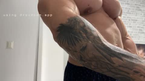 couplemuscle40 online show from November 2025 08:33:02 PM