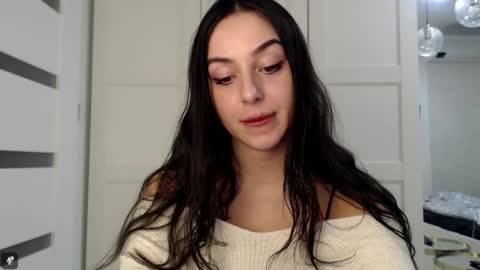 Courtney online show from December 2025 03:05:01 PM