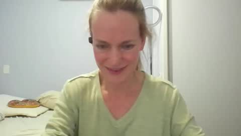 Anny online show from February 2026 12:20:02 AM