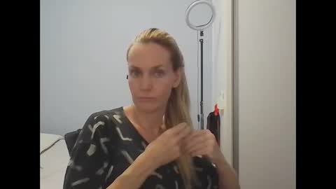 Anny online show from March 2026 12:15:01 AM