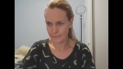 Anny online show from April 2026 12:32:01 AM