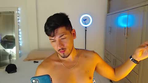 Bull online show from November 2025 04:01:02 AM