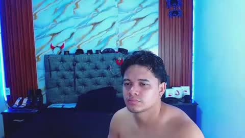 Snapshot of crisandmery chatting on June 2026 05:41:01 AM CRISANDMERY online show from June 2026 05:41:01 AM