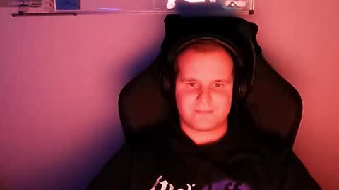 Snapshot of croissant911 chatting on November 2025 05:25:01 PM Anderson online show from November 2025 05:25:01 PM